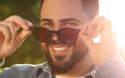 Fényre sötétedő szemüveglencse vagy dioptriás napszemüveg?